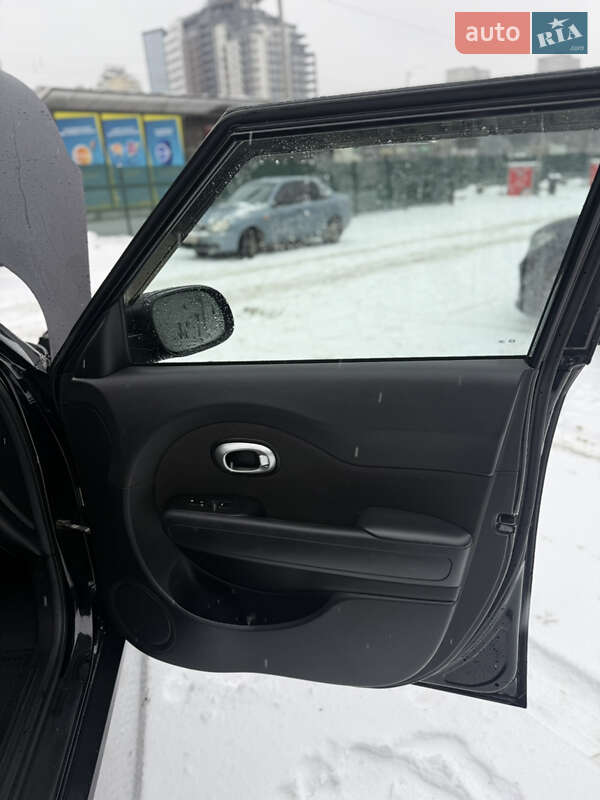 Внедорожник / Кроссовер Kia Soul 2015 в Киеве фото 21 Внедорожник / Кроссовер Kia Soul 2015 в Киеве