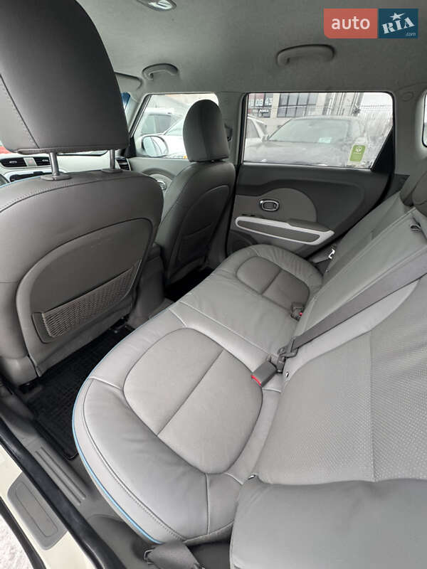 Внедорожник / Кроссовер Kia Soul 2017 в Ивано-Франковске фото 25 Внедорожник / Кроссовер Kia Soul 2017 в Ивано-Франковске
