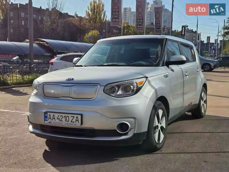 Внедорожник / Кроссовер Kia Soul 2017 в Киеве