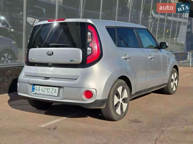 Внедорожник / Кроссовер Kia Soul 2017 в Киеве