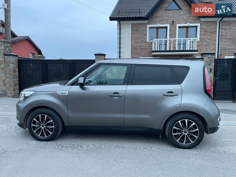 Внедорожник / Кроссовер Kia Soul 2015 в Львове