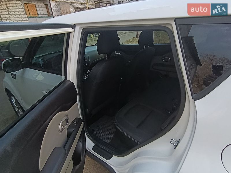 Внедорожник / Кроссовер Kia Soul 2016 в Вознесенске