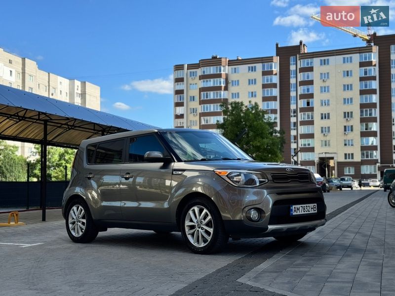 Позашляховик / Кросовер Kia Soul 2017 в Житомирі