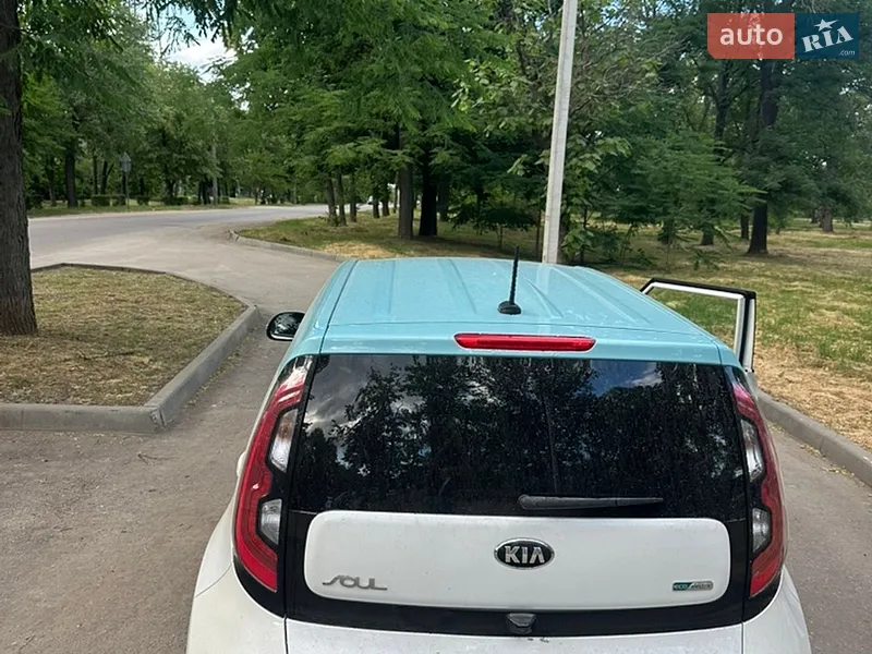 Kia Soul 2014 VIN KNAJX81EFF7001985 фото оголошення 15 з 41