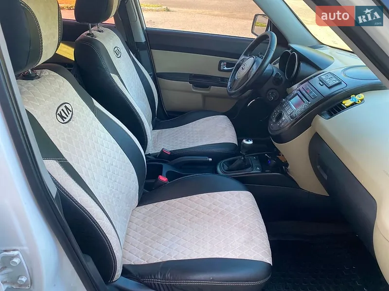 Kia Soul 2012 VIN KNAJT811AC7423788 фото оголошення 16 з 61
