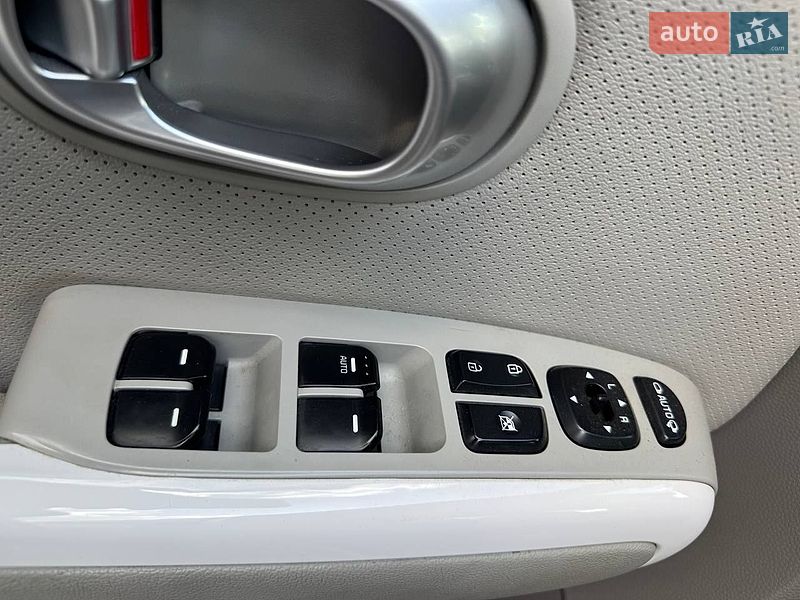 Позашляховик / Кросовер Kia Soul 2015 в Львові фото 16 Позашляховик / Кросовер Kia Soul 2015 в Львові