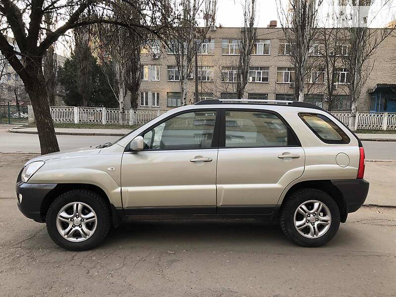 Позашляховик / Кросовер Kia Sportage 2007 в 