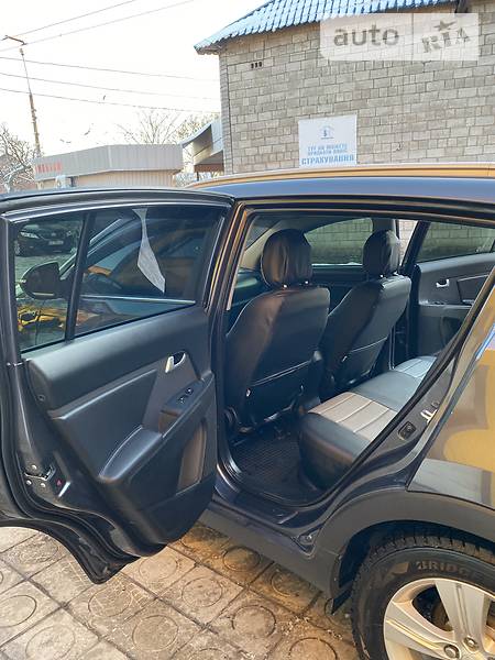 Внедорожник / Кроссовер Kia Sportage 2013 в Мариуполе