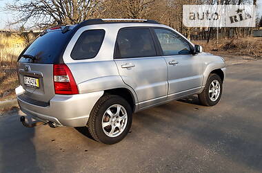 Позашляховик / Кросовер Kia Sportage 2007 в 