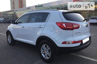Позашляховик / Кросовер Kia Sportage 2013 в 