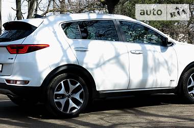 Позашляховик / Кросовер Kia Sportage 2017 в 