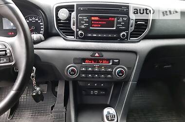 Позашляховик / Кросовер Kia Sportage 2017 в 