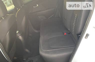 Позашляховик / Кросовер Kia Sportage 2011 в 