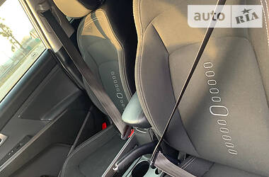 Позашляховик / Кросовер Kia Sportage 2011 в 