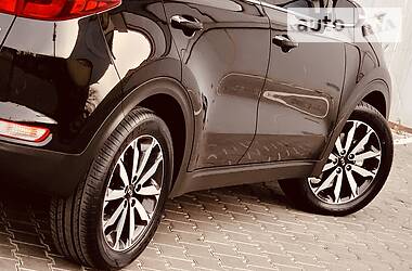 Позашляховик / Кросовер Kia Sportage 2016 в 