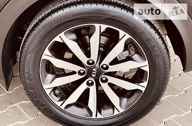 Позашляховик / Кросовер Kia Sportage 2016 в 