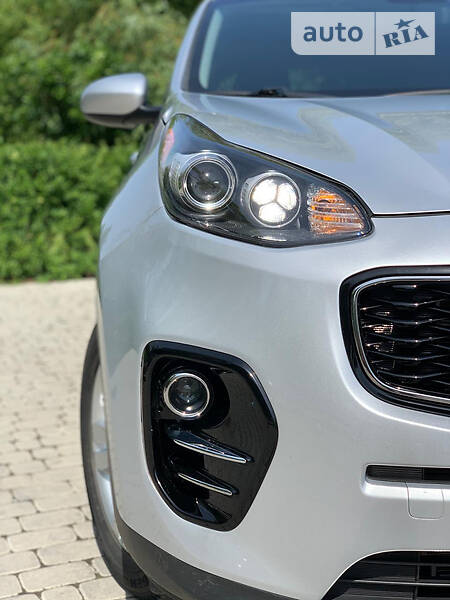 Позашляховик / Кросовер Kia Sportage 2016 в Львові