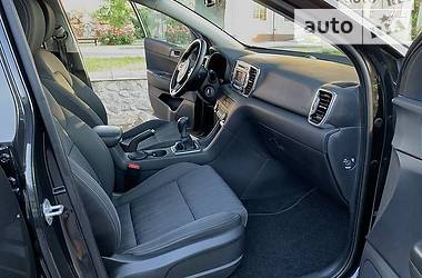 Позашляховик / Кросовер Kia Sportage 2017 в 