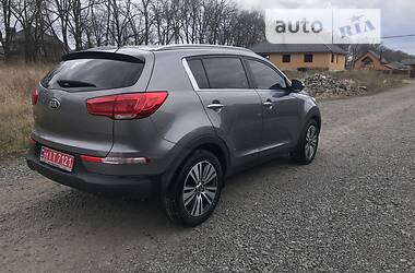 Внедорожник / Кроссовер Kia Sportage 2015 в 