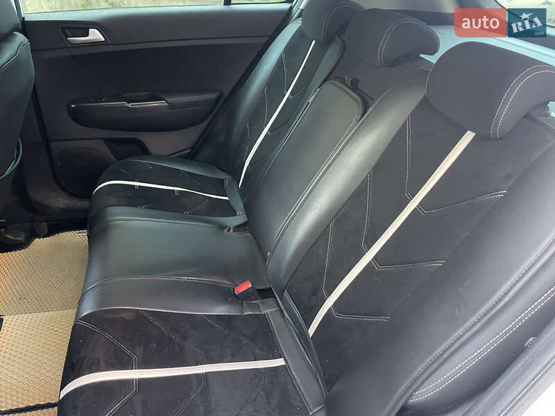 Внедорожник / Кроссовер Kia Sportage 2018 в Черновцах