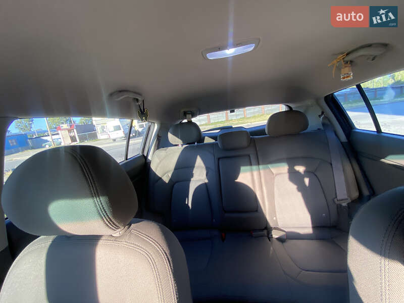 Внедорожник / Кроссовер Kia Sportage 2014 в Днепре