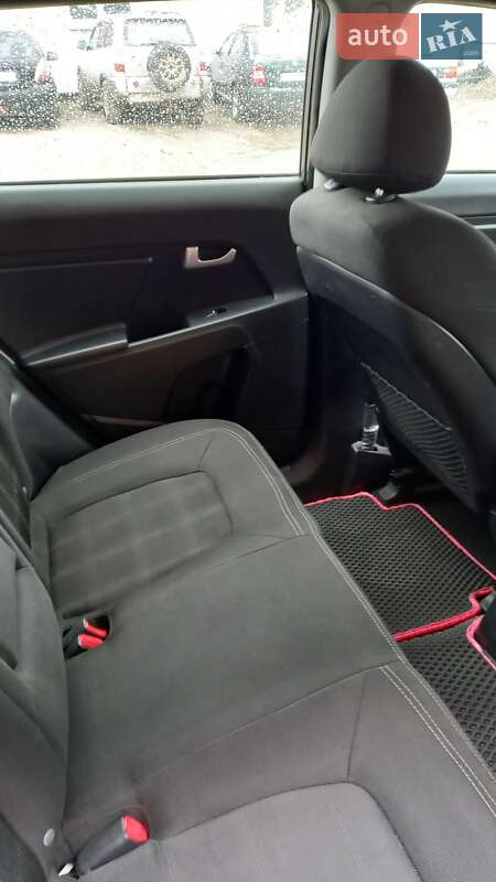 Позашляховик / Кросовер Kia Sportage 2012 в Харкові