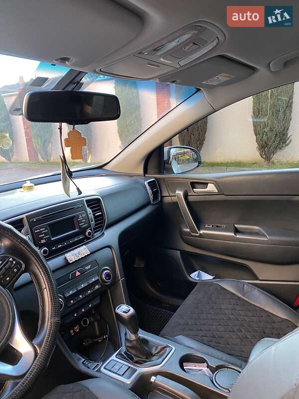 Внедорожник / Кроссовер Kia Sportage 2016 в Стрые