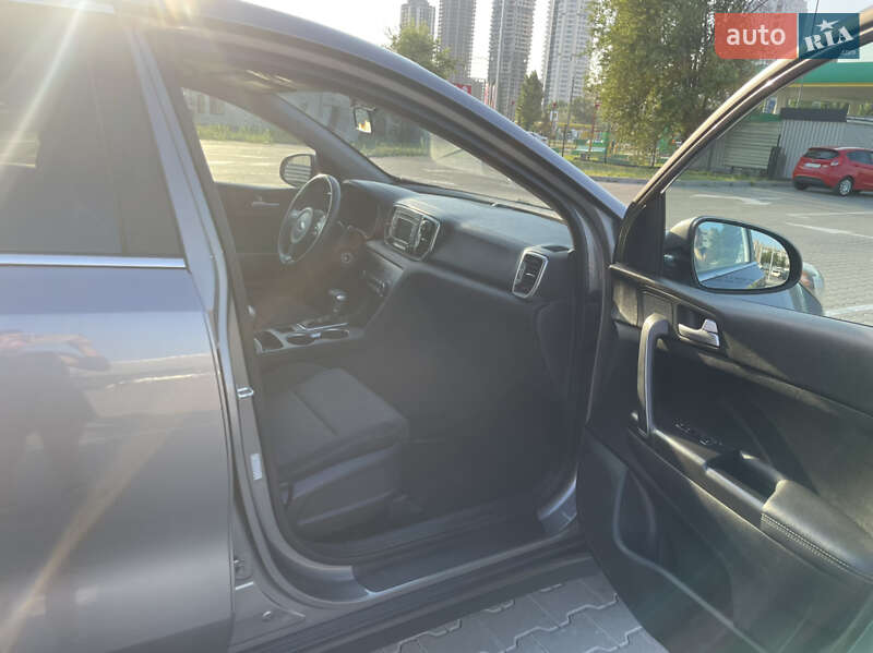 Внедорожник / Кроссовер Kia Sportage 2016 в Киеве