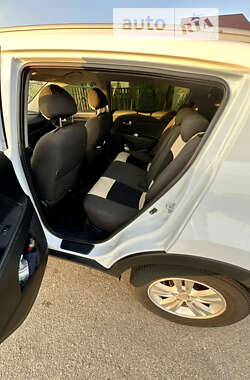 Внедорожник / Кроссовер Kia Sportage 2012 в 