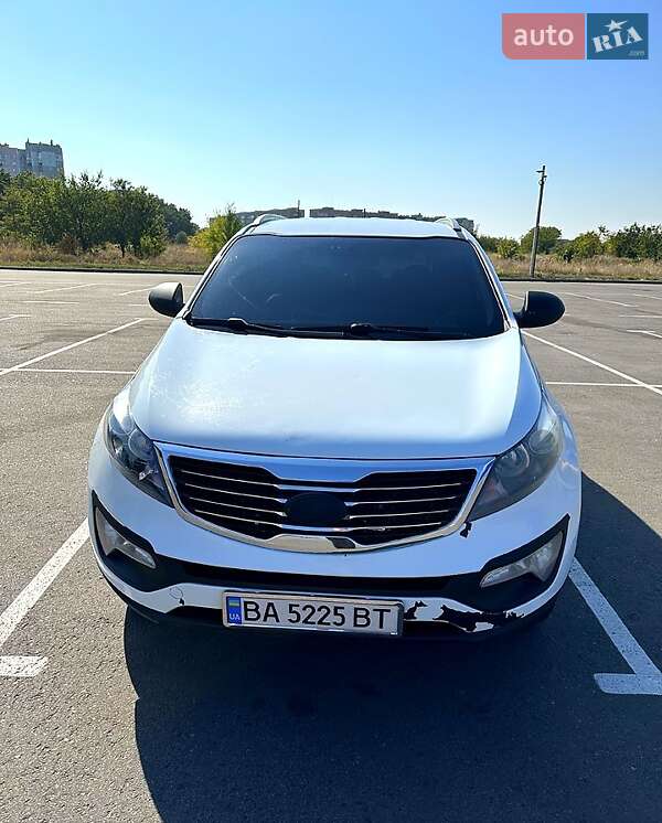 Внедорожник / Кроссовер Kia Sportage 2012 в Новгородке