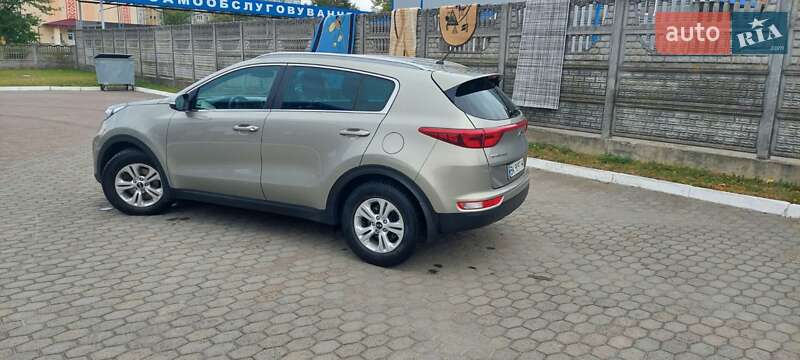 Внедорожник / Кроссовер Kia Sportage 2017 в Костополе