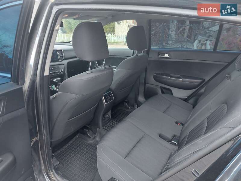 Позашляховик / Кросовер Kia Sportage 2016 в Долині