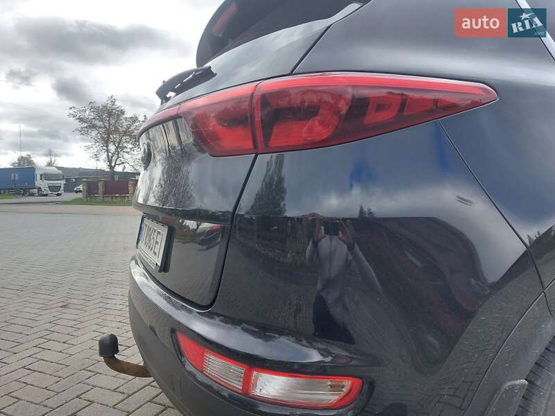 Позашляховик / Кросовер Kia Sportage 2016 в Долині