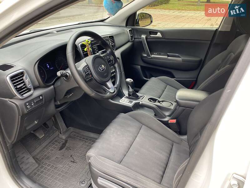 Позашляховик / Кросовер Kia Sportage 2016 в Києві