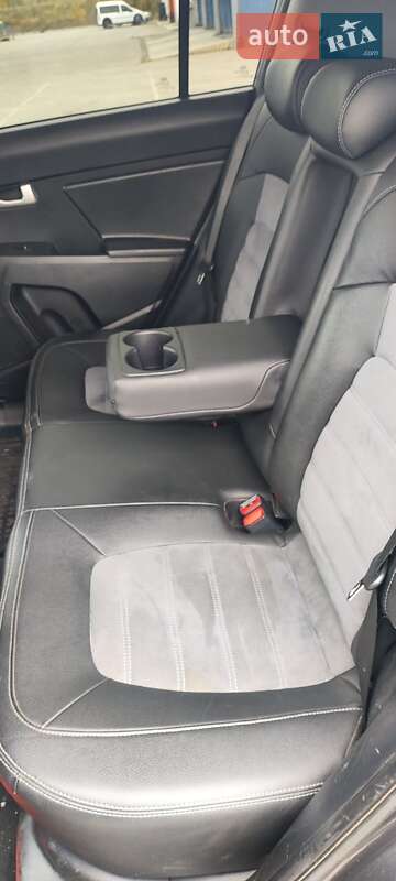 Внедорожник / Кроссовер Kia Sportage 2012 в Синельниково