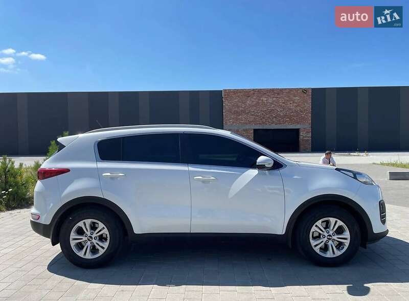 Позашляховик / Кросовер Kia Sportage 2017 в Хмельницькому