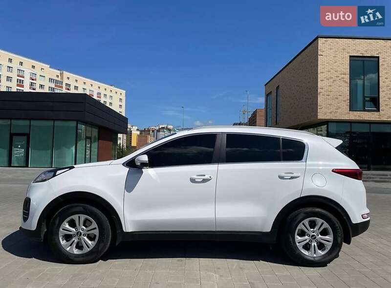 Позашляховик / Кросовер Kia Sportage 2017 в Хмельницькому