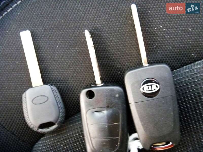 Позашляховик / Кросовер Kia Sportage 2012 в Христинівці