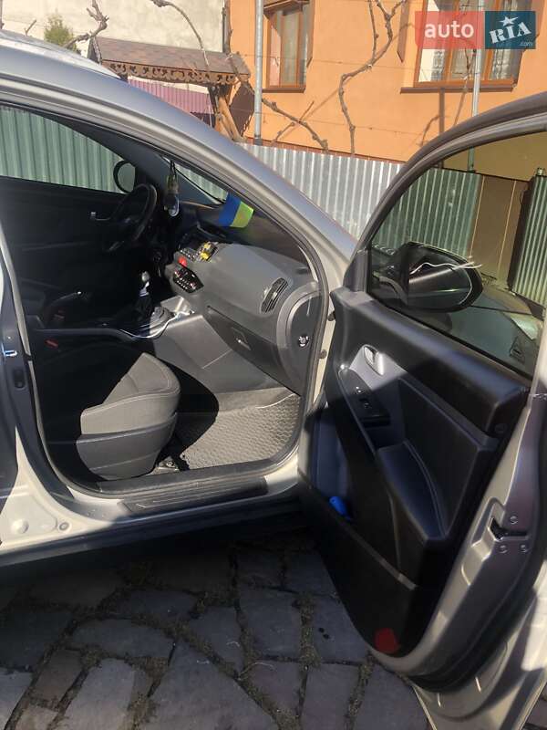 Позашляховик / Кросовер Kia Sportage 2010 в Мукачевому