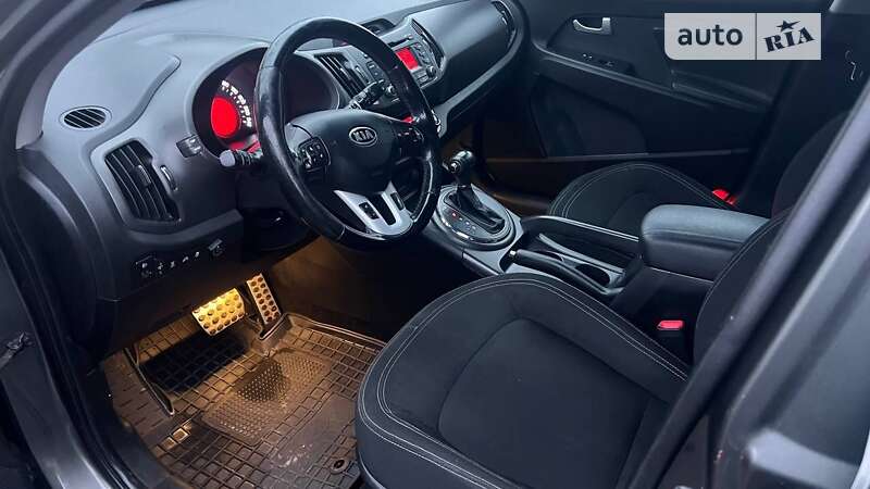 Позашляховик / Кросовер Kia Sportage 2011 в Тернополі