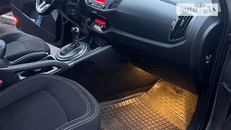 Позашляховик / Кросовер Kia Sportage 2011 в Тернополі