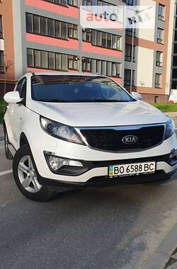 Позашляховик / Кросовер Kia Sportage 2015 в Тернополі