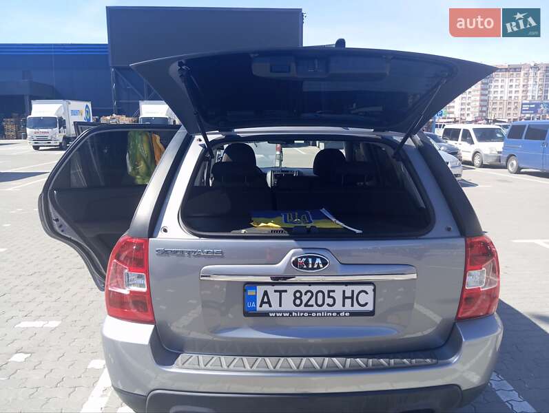 Внедорожник / Кроссовер Kia Sportage 2010 в Ивано-Франковске