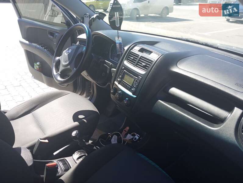 Внедорожник / Кроссовер Kia Sportage 2010 в Ивано-Франковске