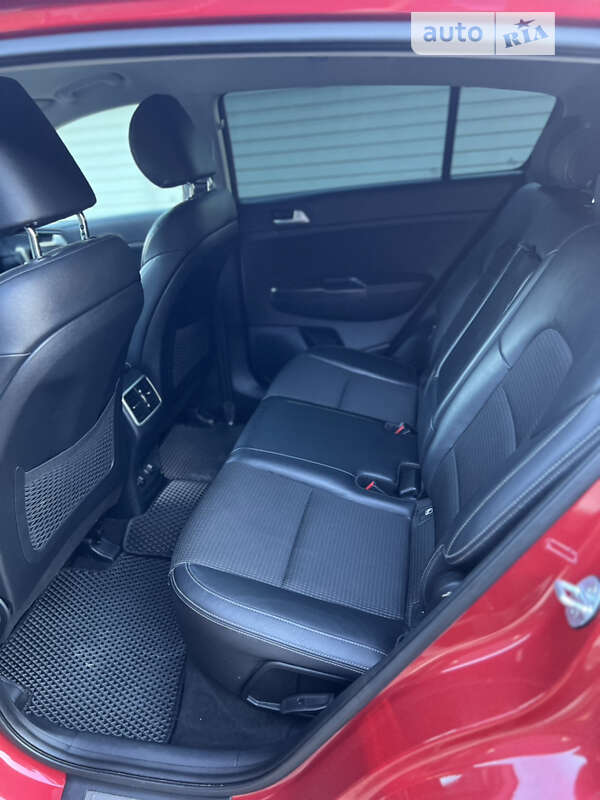 Внедорожник / Кроссовер Kia Sportage 2016 в Стрые