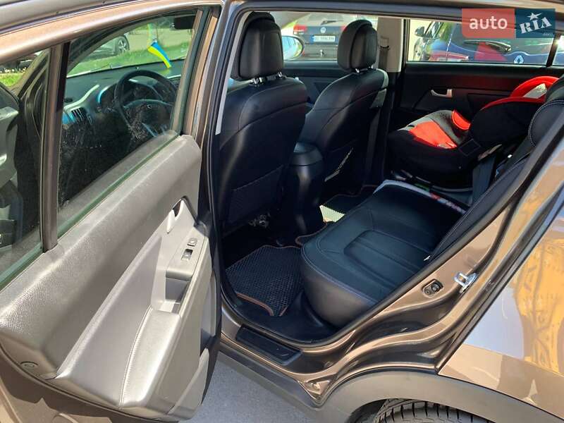 Внедорожник / Кроссовер Kia Sportage 2013 в Шептицькому