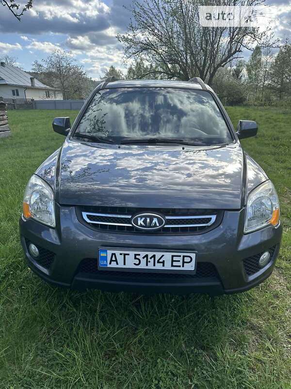 Внедорожник / Кроссовер Kia Sportage 2010 в Надворной