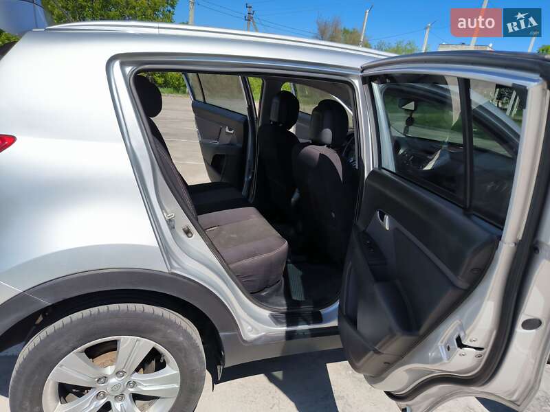 Внедорожник / Кроссовер Kia Sportage 2011 в Синельниково