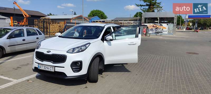 Внедорожник / Кроссовер Kia Sportage 2016 в Ивано-Франковске