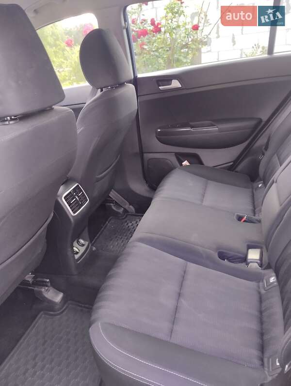 Внедорожник / Кроссовер Kia Sportage 2018 в Олевске